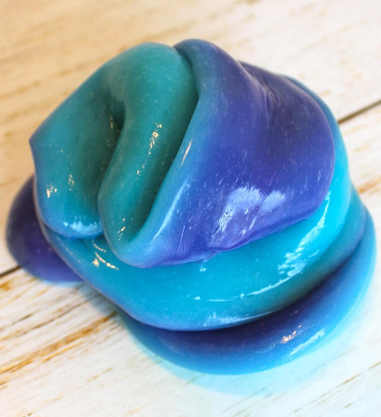 Color changing slime that changes right in your hands