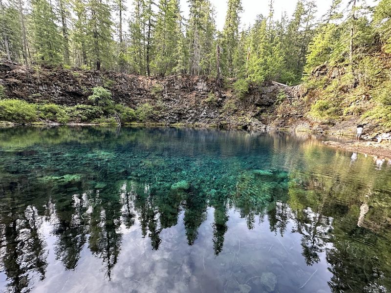 This 26.4-mile Oregon trail passes two hot springs and a swimming hole ...
