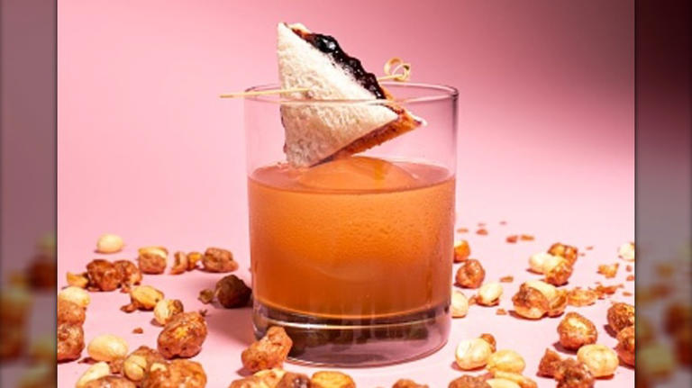 This 2-ingredient PB&J cocktail is calling your name