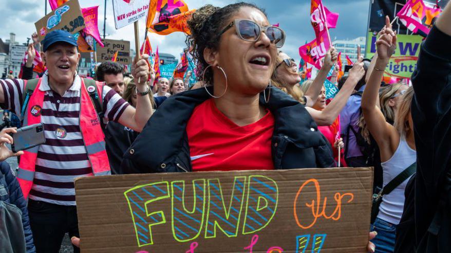 Teachers in England to vote on striking over pay