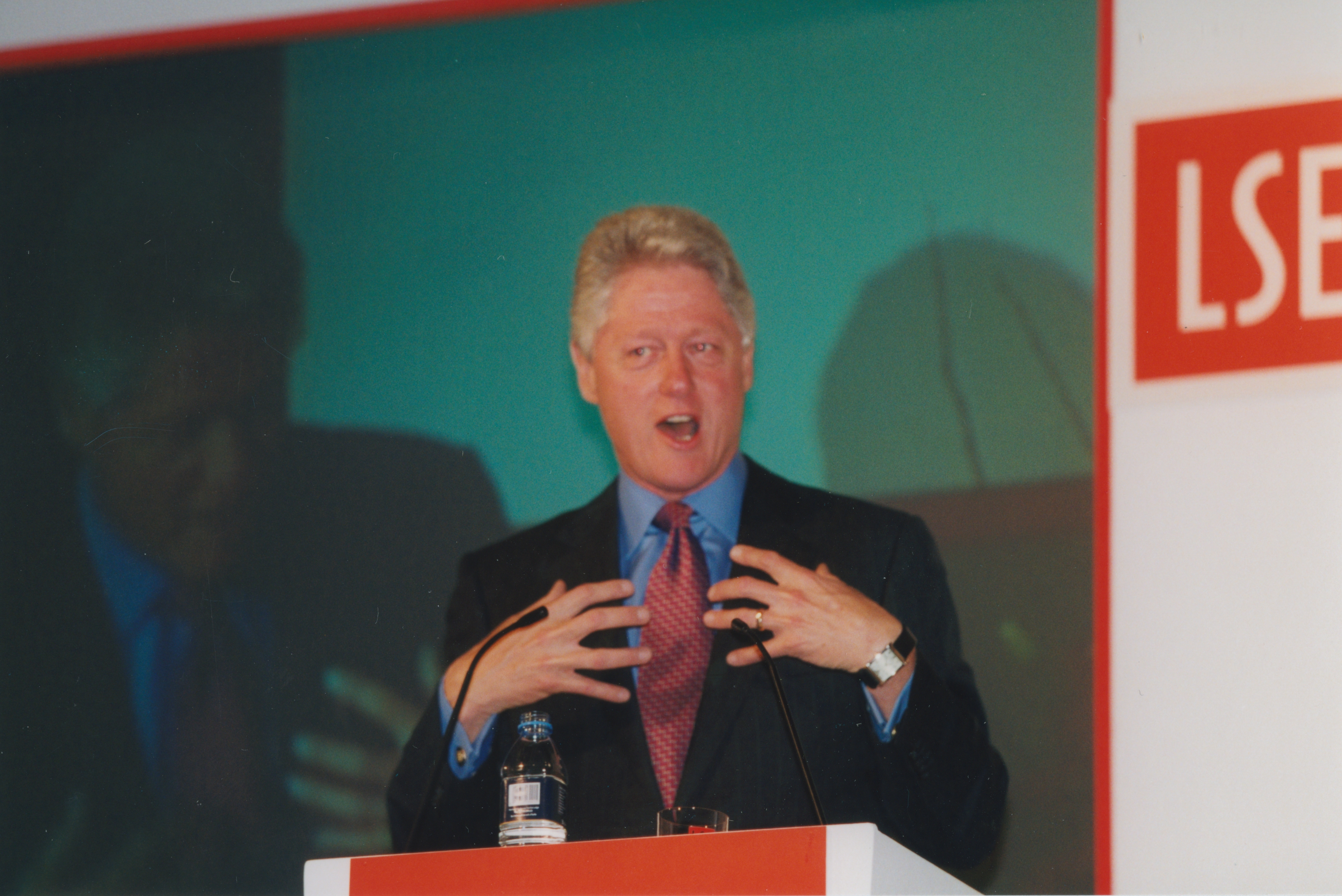 'Frail' Bill Clinton struggles to speak in first NYC appearance since ...