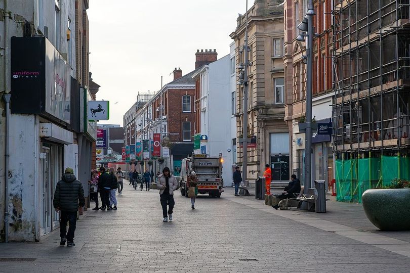 Hotels in Grimsby 4 times more expensive than Dubai 5-stars as tourists told 'it's a steal'