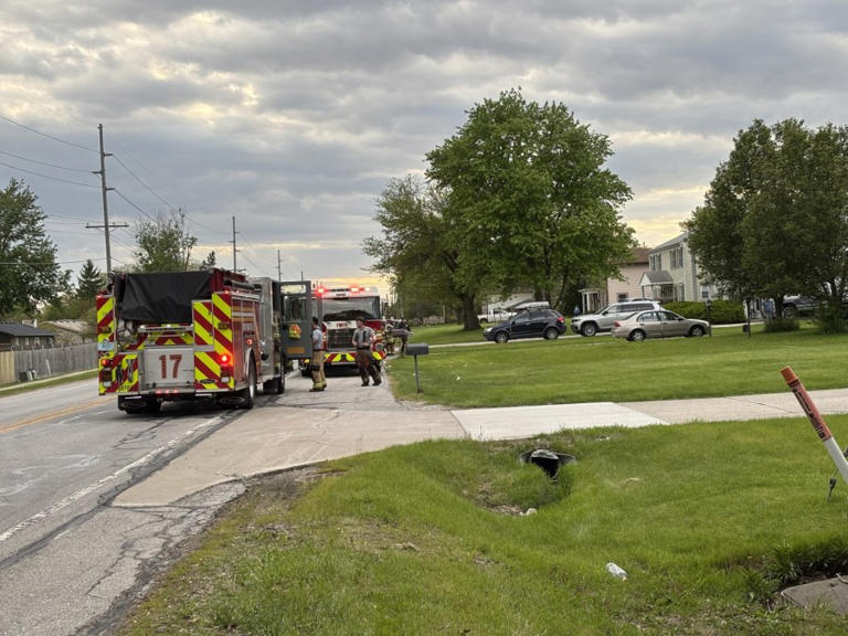 Home in southwest Fort Wayne catches fire