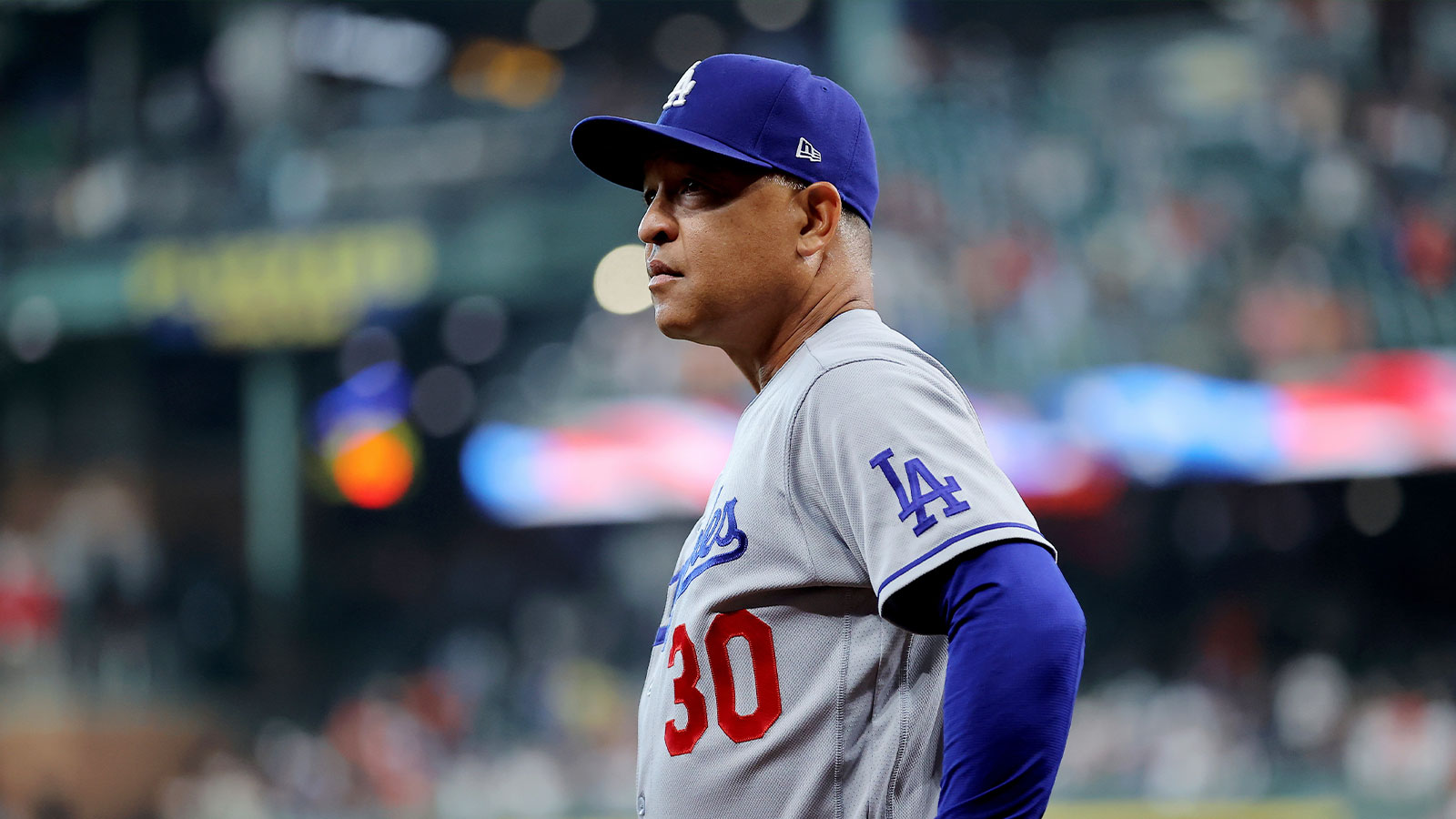 Dodgers manager Dave Roberts’ instant reaction to shockingly being ...