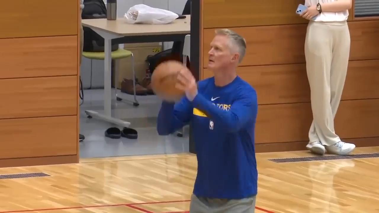 File: Warriors head coach Steve Kerr agrees to a two-year deal, AP ...