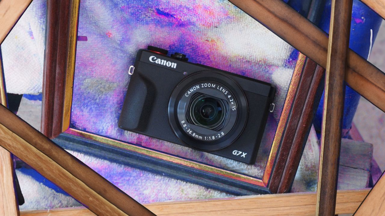 A viral compact camera has finally dethroned Sony’s best-selling ...