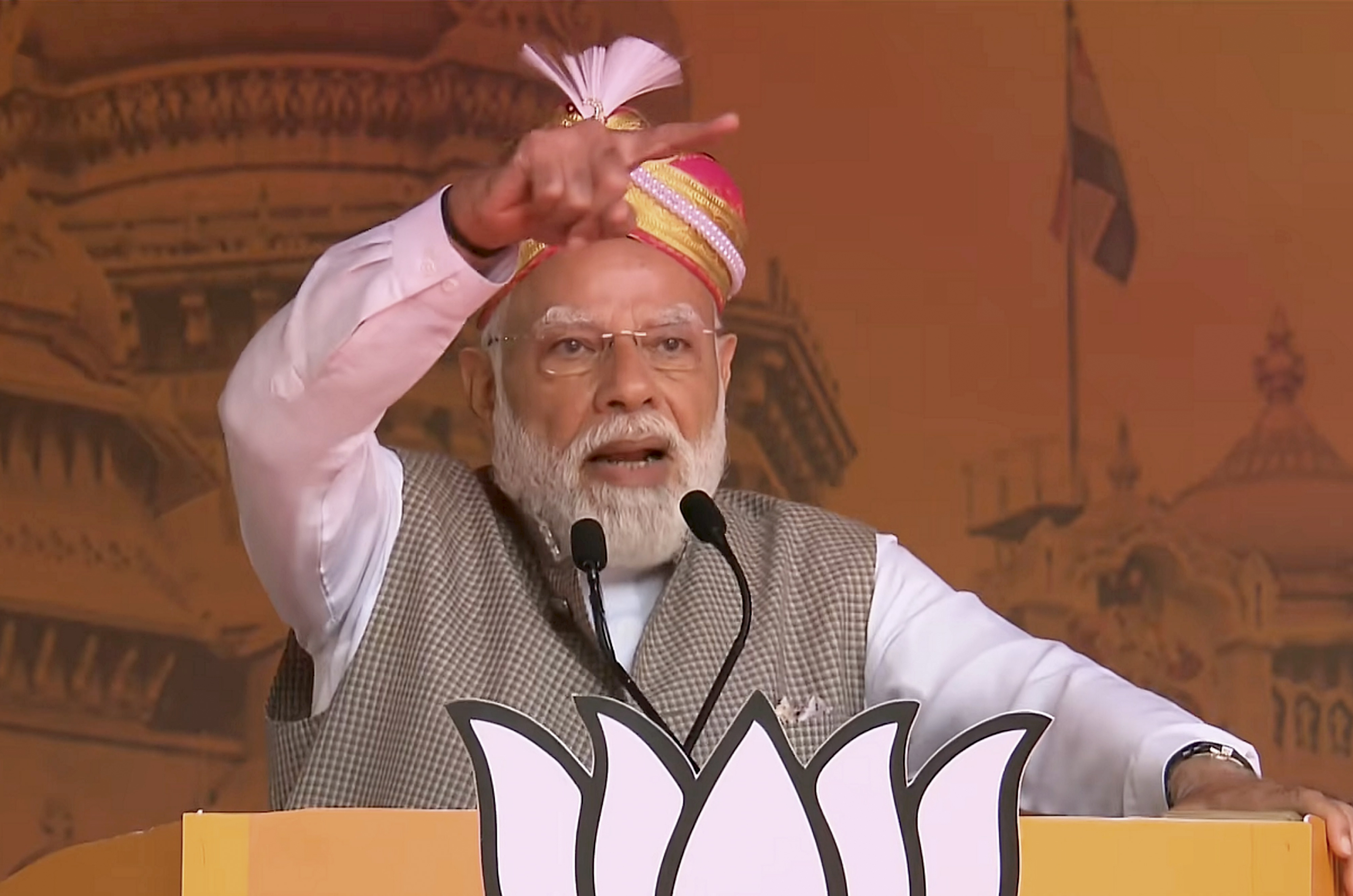 PM Modi attacks Cong, says it is known for betraying people