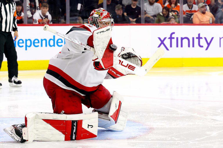 Carolina Hurricanes make history with Game 4 overtime win over Flyers