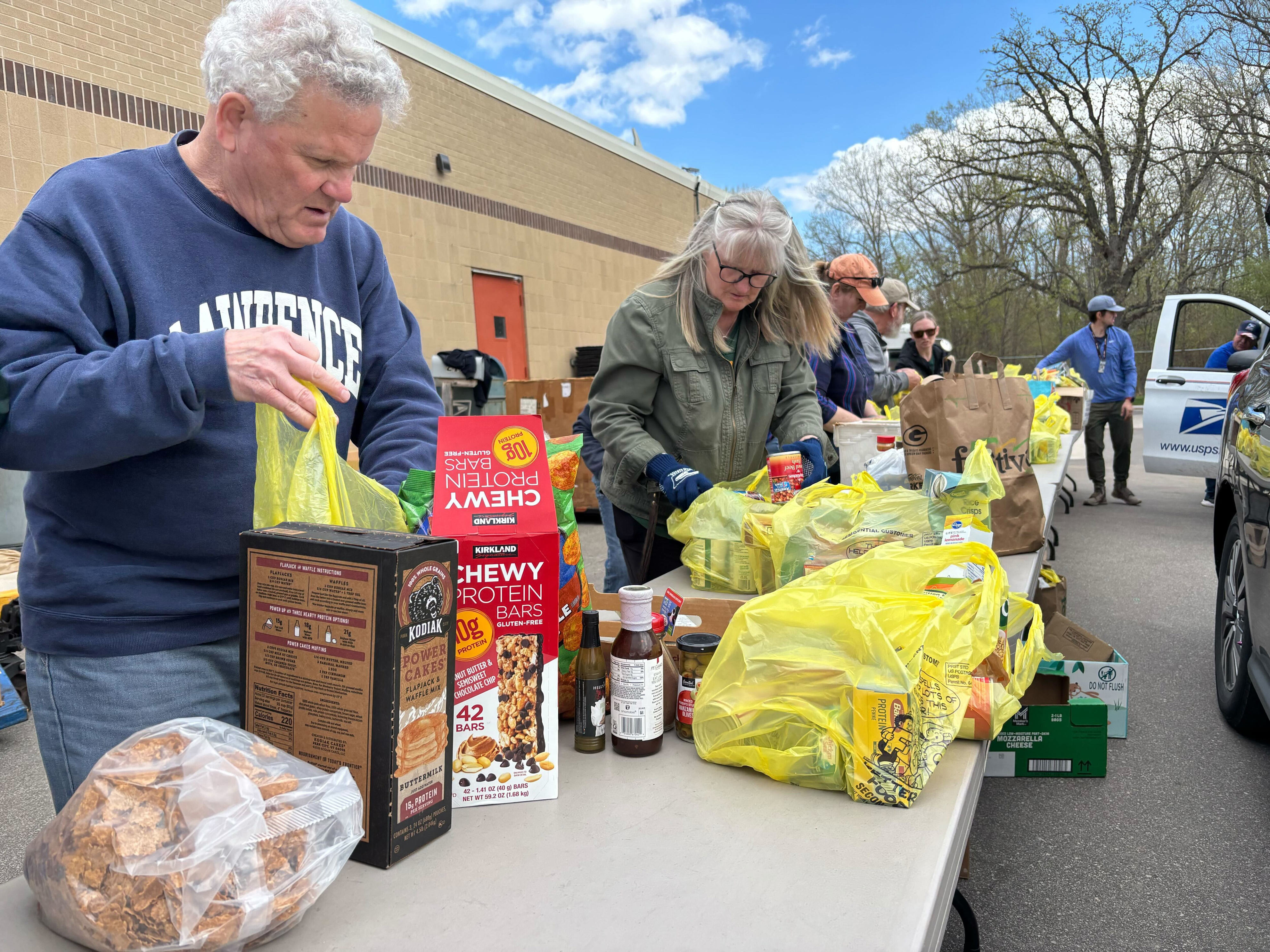 Stamp Out Hunger food drive collects thousands of pounds of food in ...