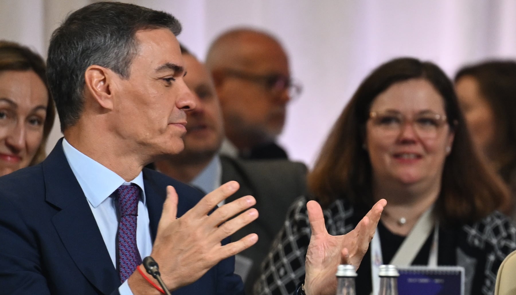Moncloa desata un conflicto constitucional por el hantavirus: cercena la  autonomía canaria retorciendo una ley sobre naufragios
