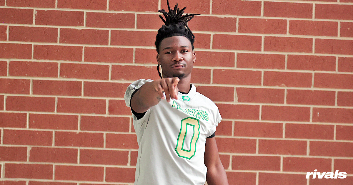 4-star wide receiver Iveon Lewis commits to Kentucky