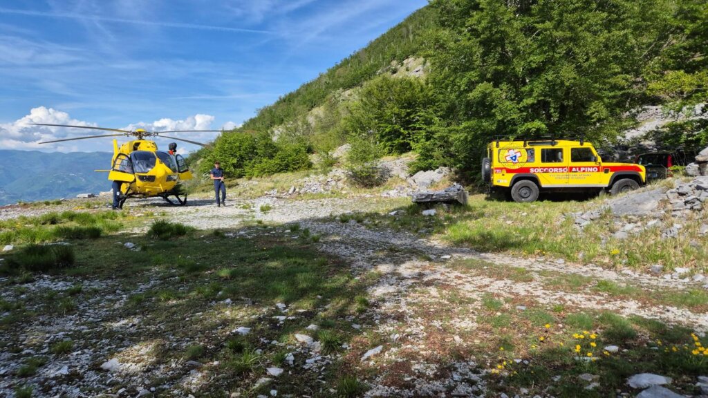 Scivola in un dirupo e muore a 45 anni sul monte Pania
