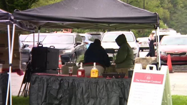Pepperoni roll festival held at Wheeling Park with vendors and fun run
