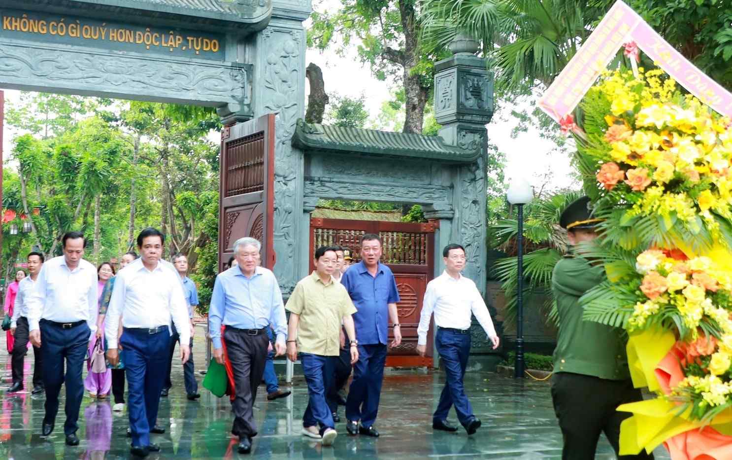 Nguyên lãnh đạo Đảng, Nhà nước thăm, tặng quà thương binh, bệnh binh tại Nghệ An