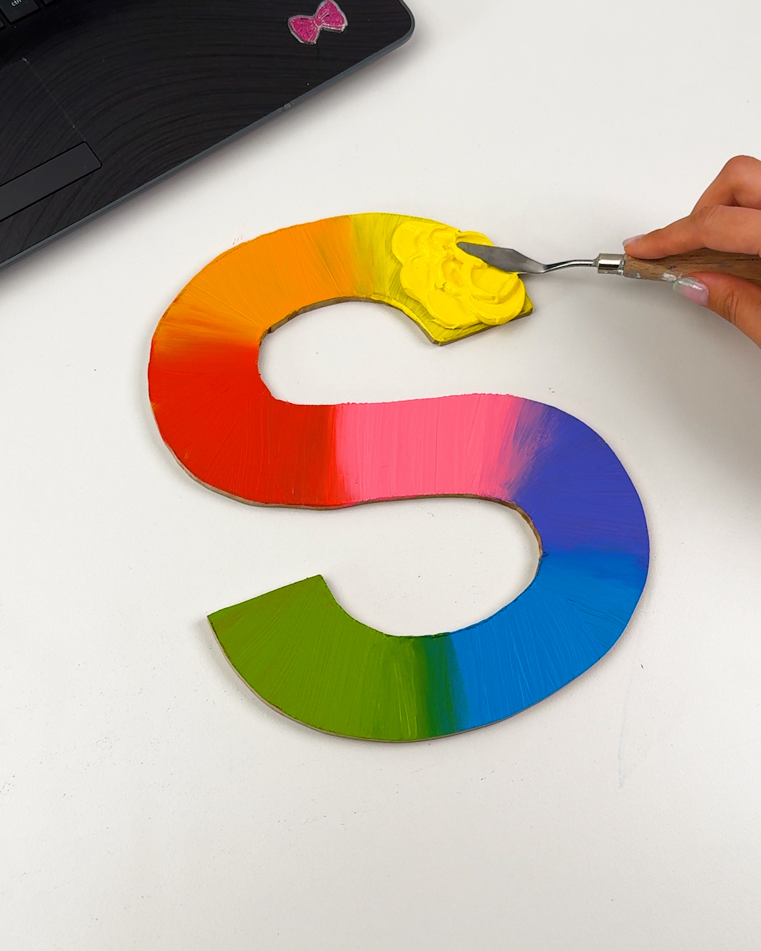 Pinceladas em uma tela de letras🖌️