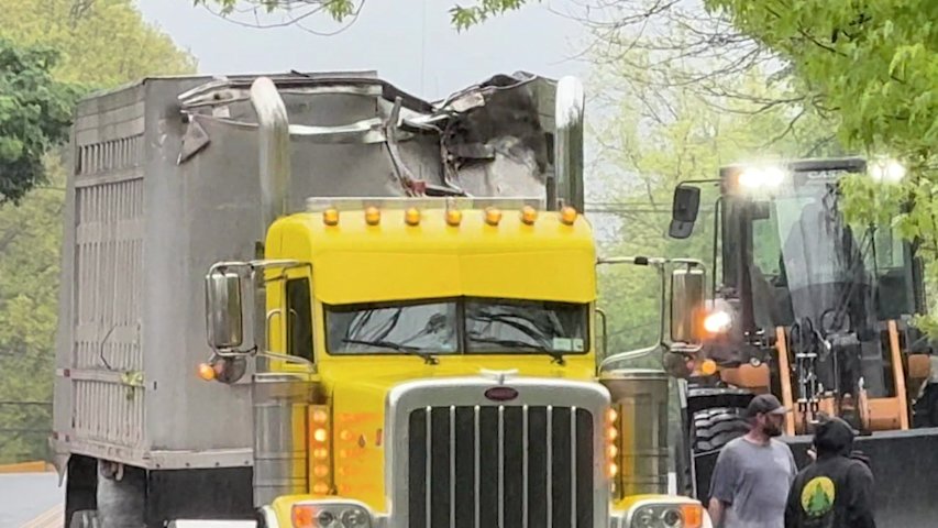 Driver gets airlifted to hospital after tractor-trailer crash in Dix Hills