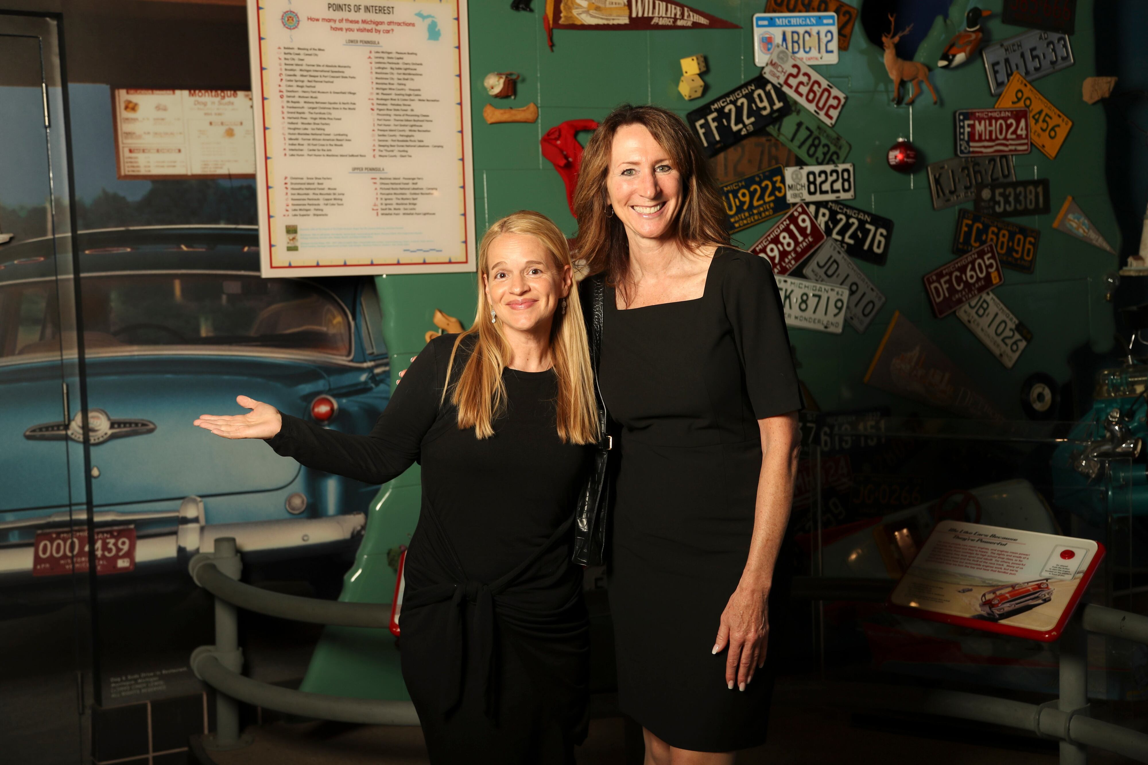 Forest Hills Central celebrates in glitz and glamor at 'Under the Sea'  themed prom