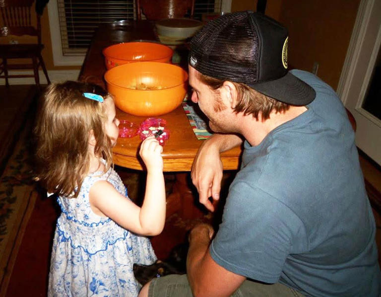 Man leaves emotional voicemail for daughter so she can always have his ...