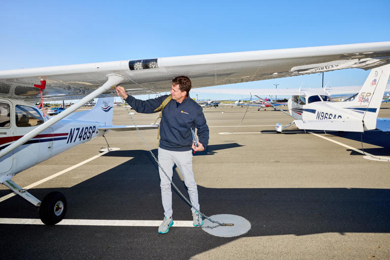 I'm the CEO of Headspace and a former Navy pilot. Here's a day in my ...