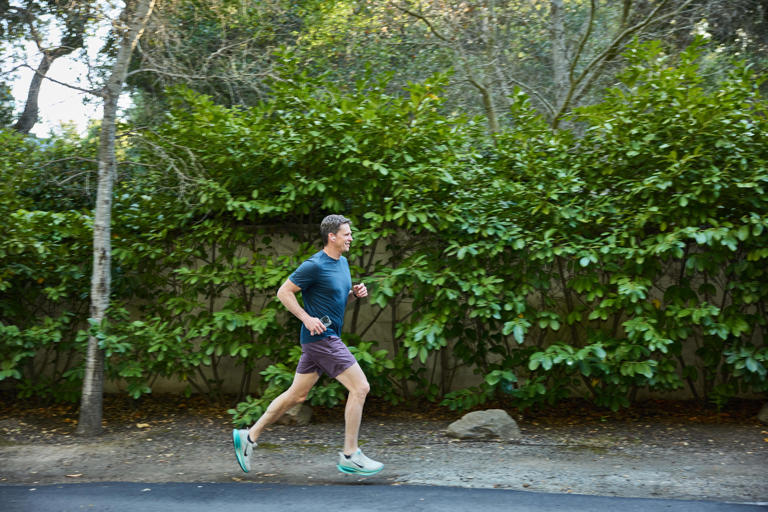I'm the CEO of Headspace and a former Navy pilot. Here's a day in my ...