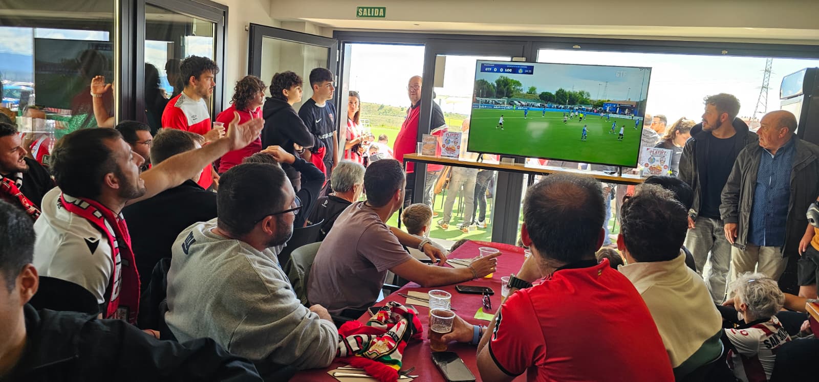 Playoff telemático: la afición de la UD Logroñés empuja a su equipo ...