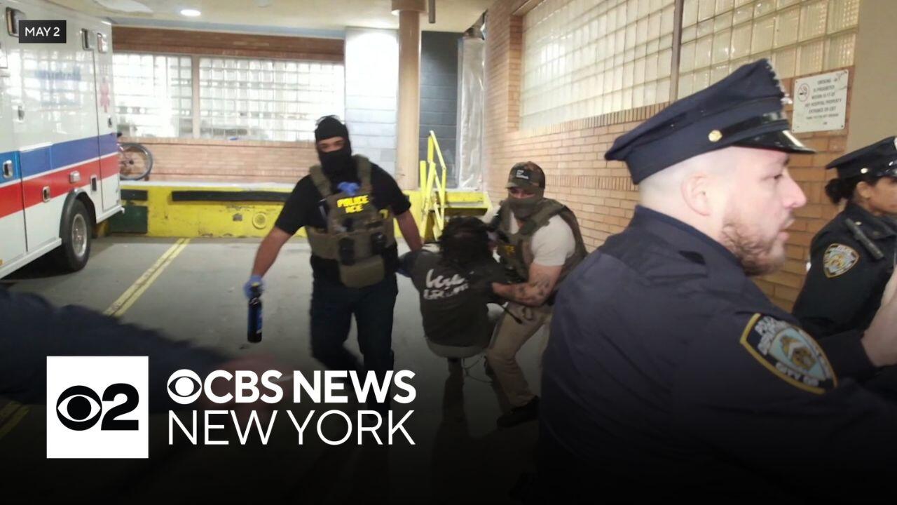 Gathering held in support of Brooklyn resident detained by ICE