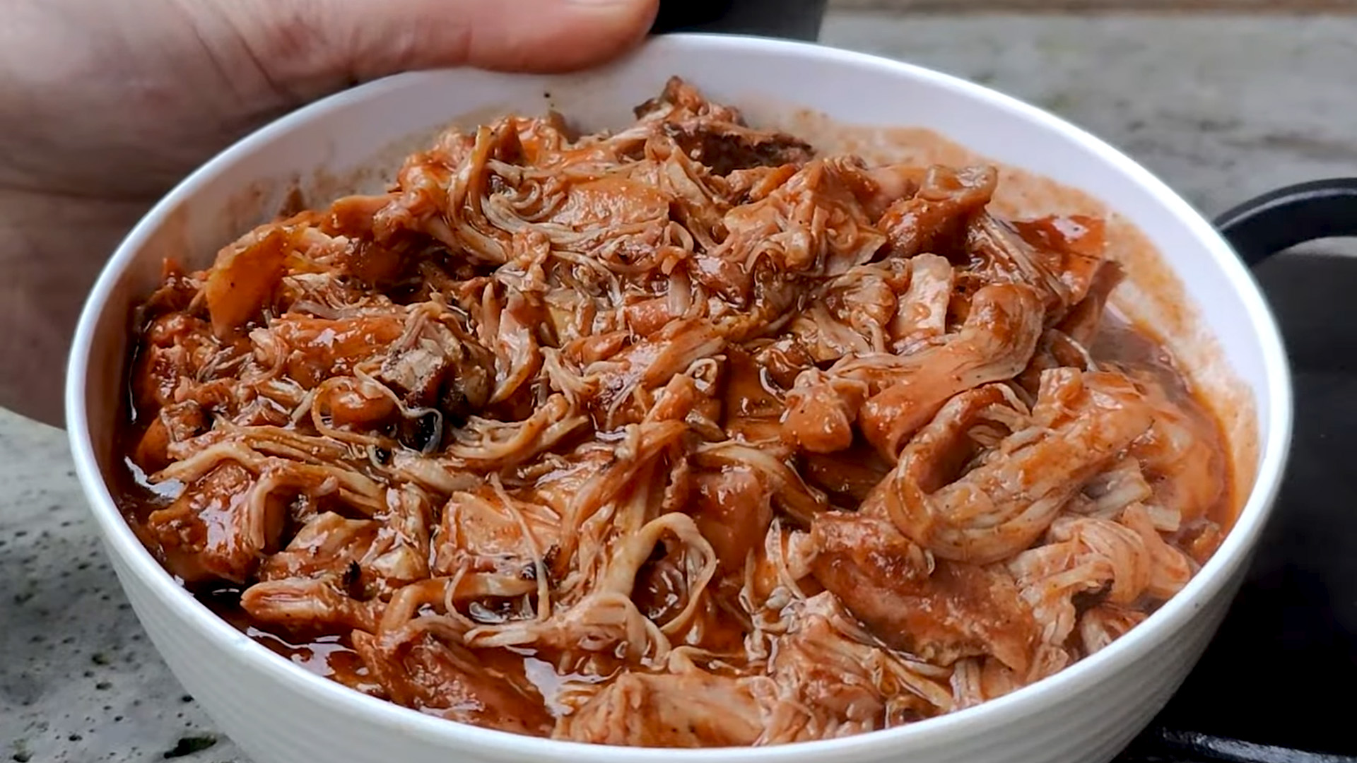 Hoe maak je pulled chicken op de barbecue