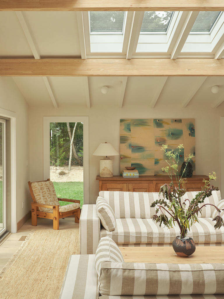 Soft, glowy light is the main character in this calming East Hamptons home