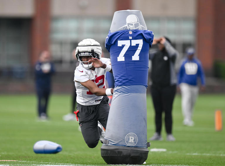 Colton Hood's interception, celebration steals show at Giants rookie ...