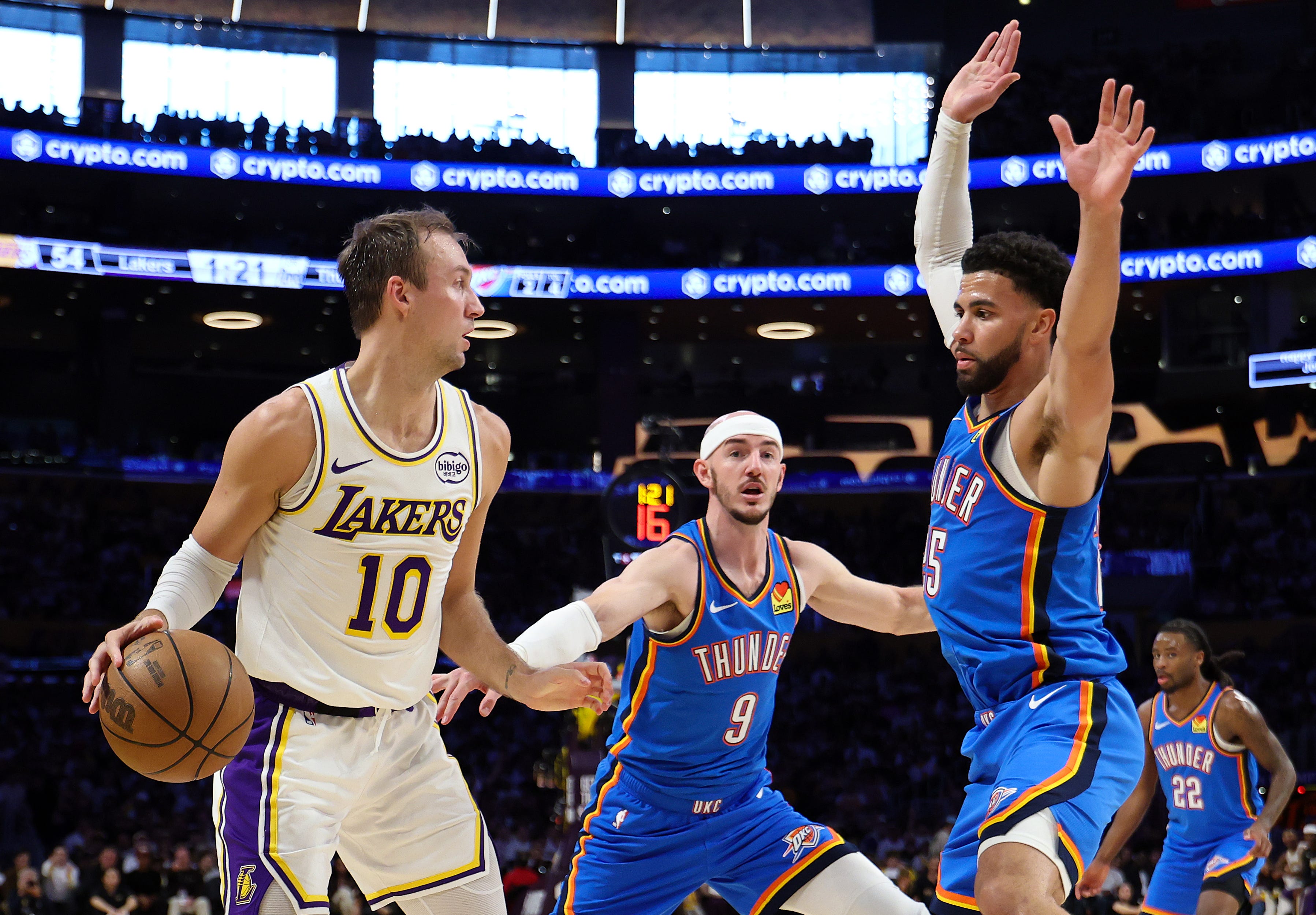 Photos: Best images from Thunder's 131-108 Game 3 win over Lakers