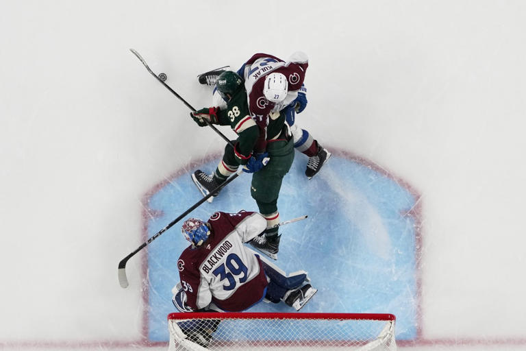 Avs make their first goalie change by pulling Wedgewood for Blackwood ...