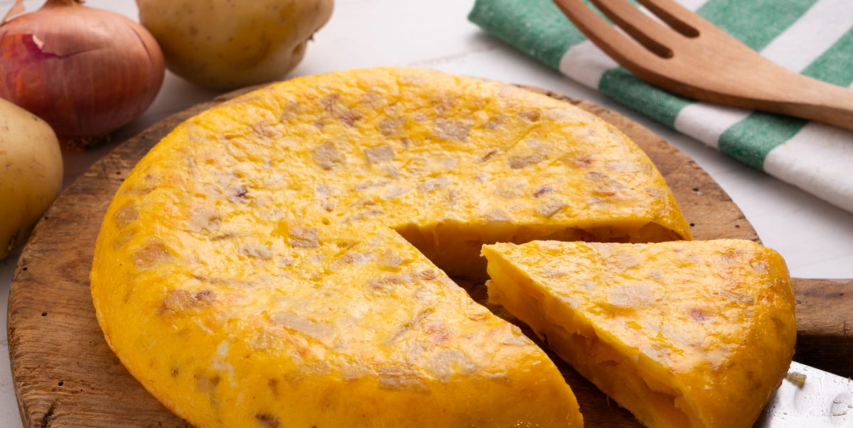 Comer tortilla de patata poco cuajada no es recomendable: los huevos ...
