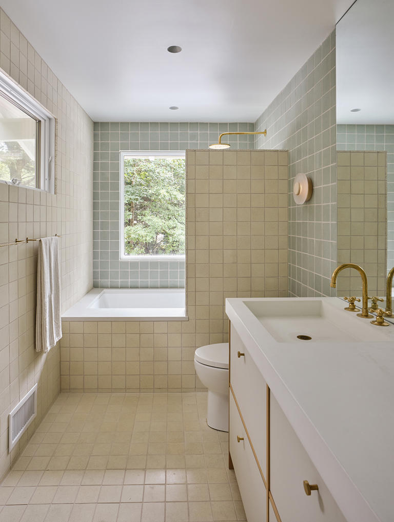 Soft, glowy light is the main character in this calming East Hamptons home