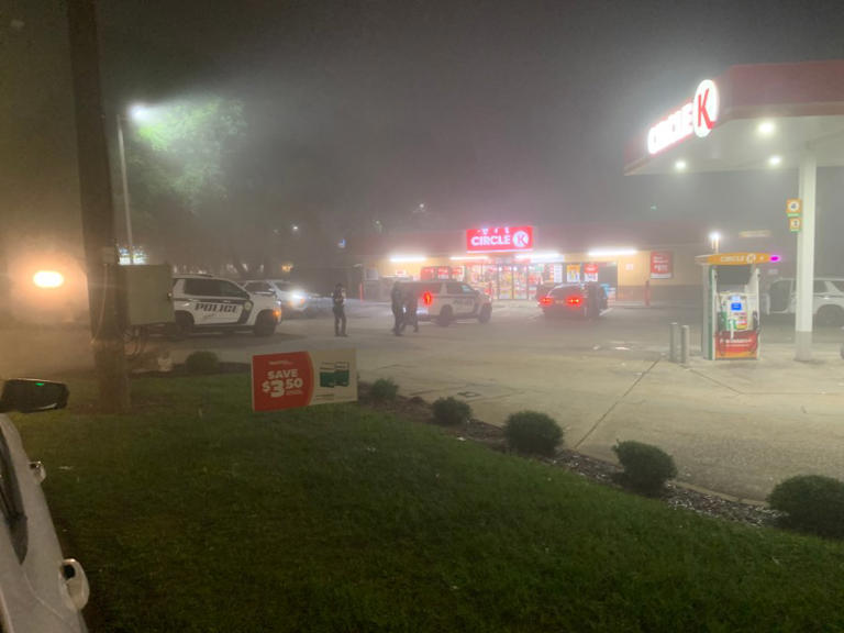 Mobile police investigate gas station robbery in west Mobile