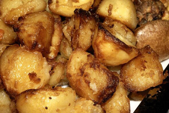 Not microwaving or bicarbonate of soda - new way to make roast potatoes ...