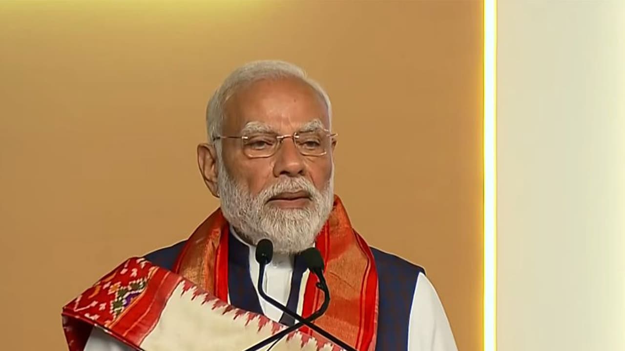 प्रधानमंत्री मोदी ने तेलंगाना के विकास पर जोर दिया और 9,400 करोड़ रुपये की  परियोजनाओं का उद्घाटन किया।