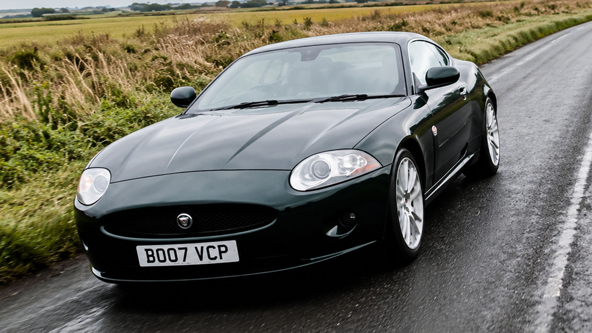 This cheap Jaguar XK combines luxury style and strong performance