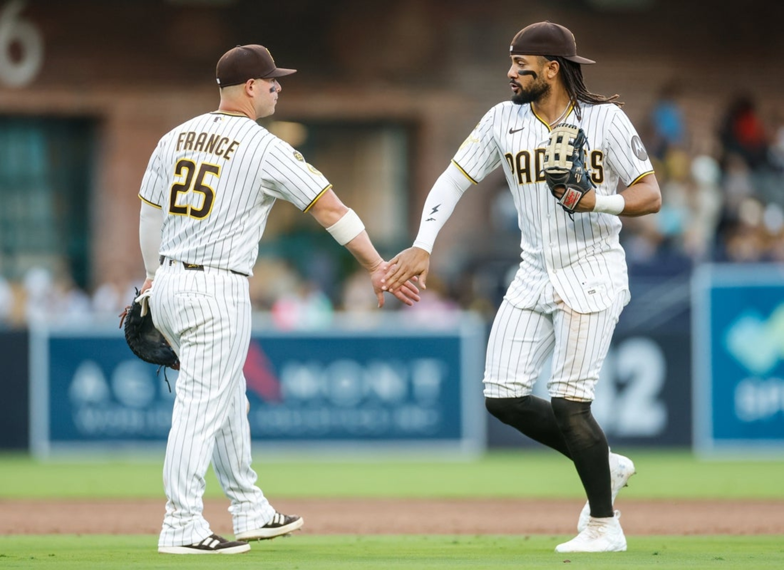 Fernando Tatis Jr., Padres seek to secure split with Cardinals