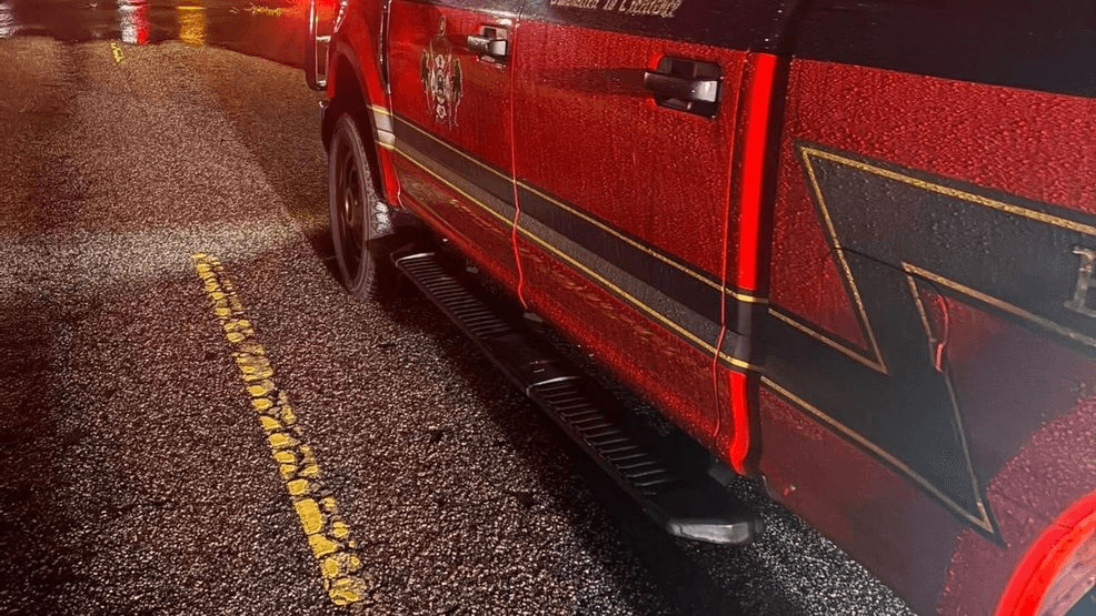 Fire crews, towboat teams rescue disabled vessel near Little River Inlet