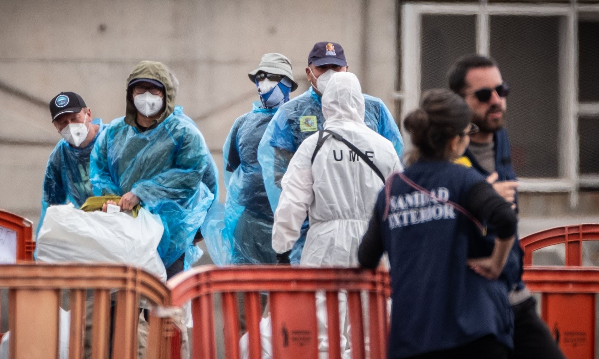 Britons on hantavirus cruise face Covid hospital quarantine - as Army ...