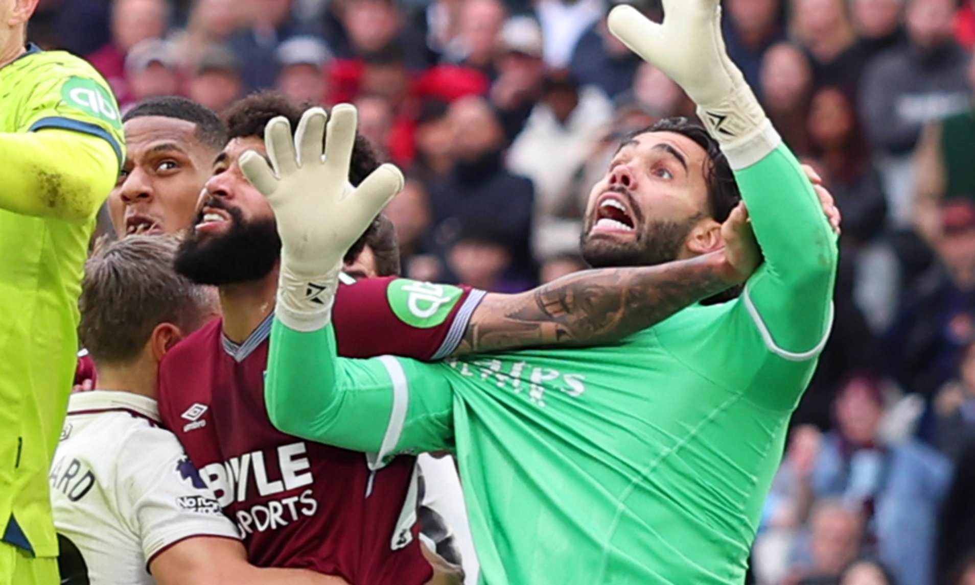 Is this the VAR call that wins Arsenal the Premier League? Referee ...