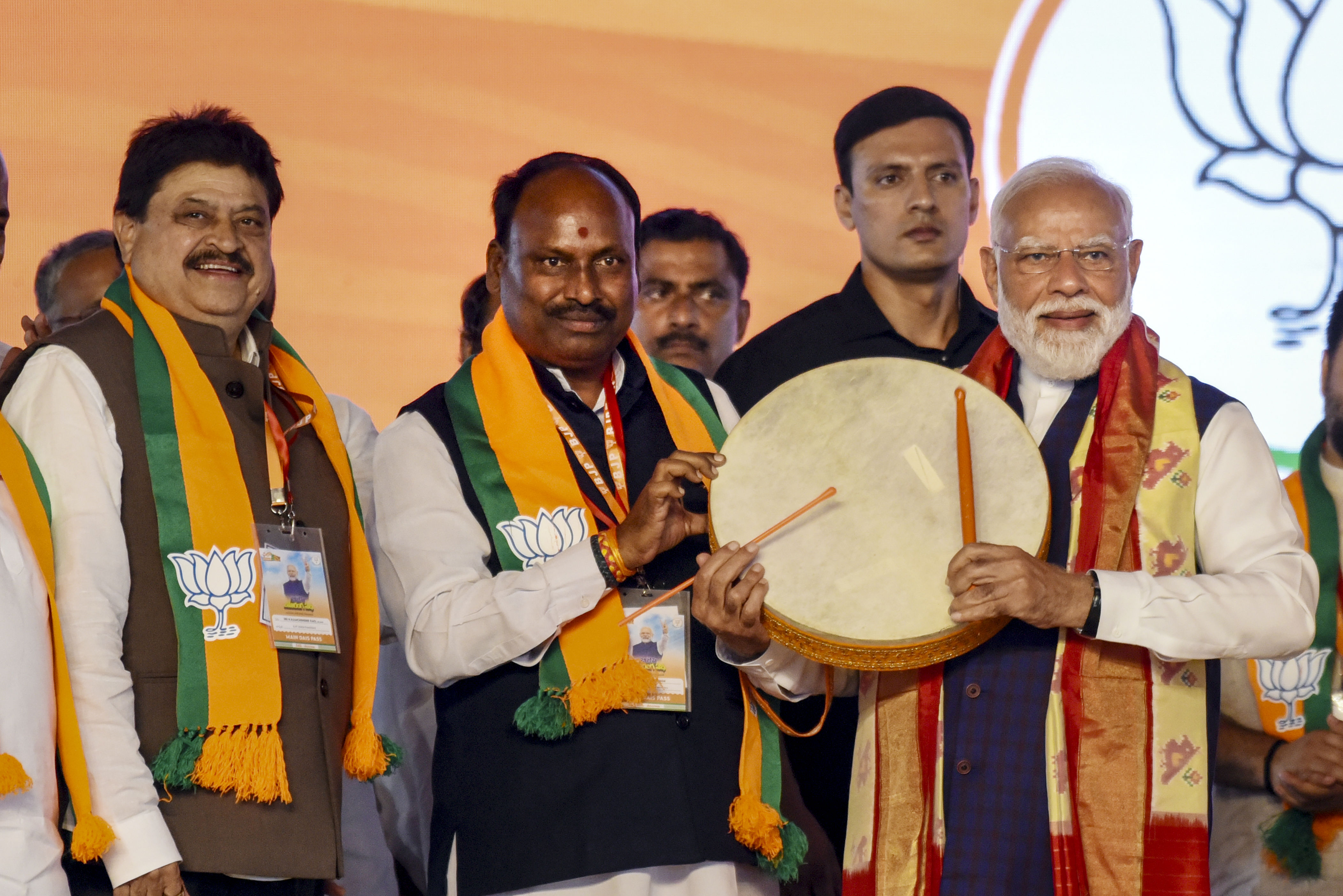 ‘Better you join me’: PM Modi’s witty reply to CM Reddy’s plea for ...