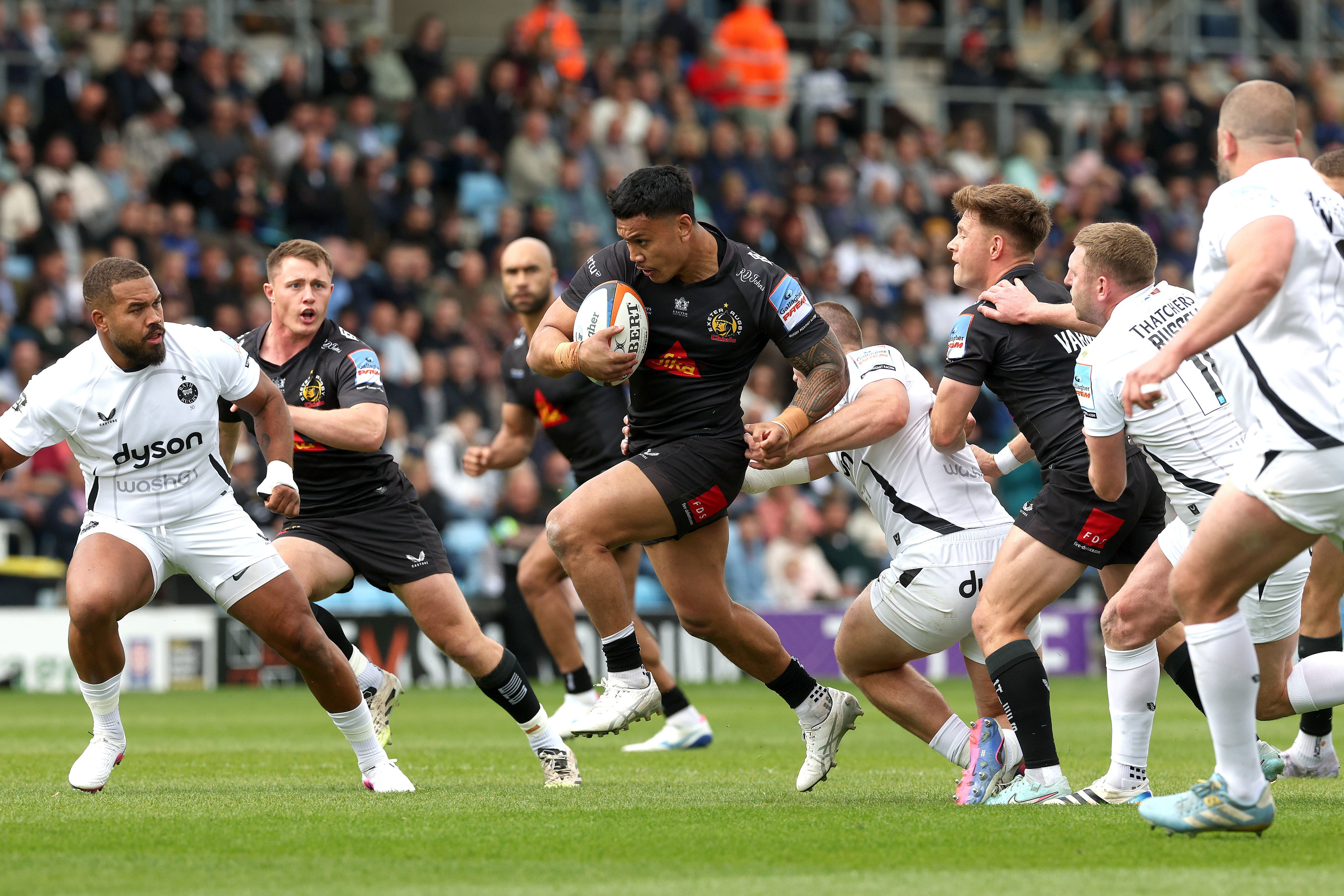Exeter shake up Prem play-off race with big win over Bath