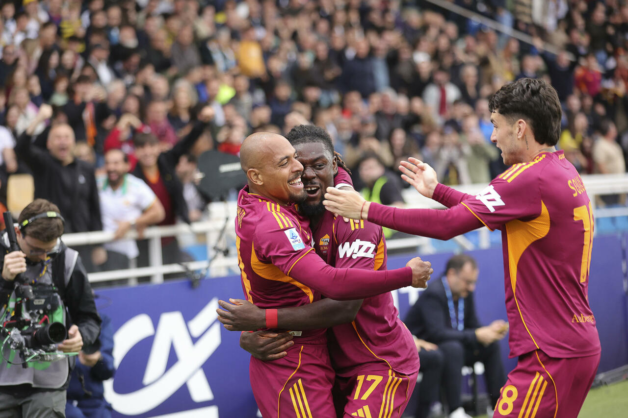 Parma-Roma 2-3, le pagelle: Malen (8) implacabile, Rensch (7,5) gol e ...