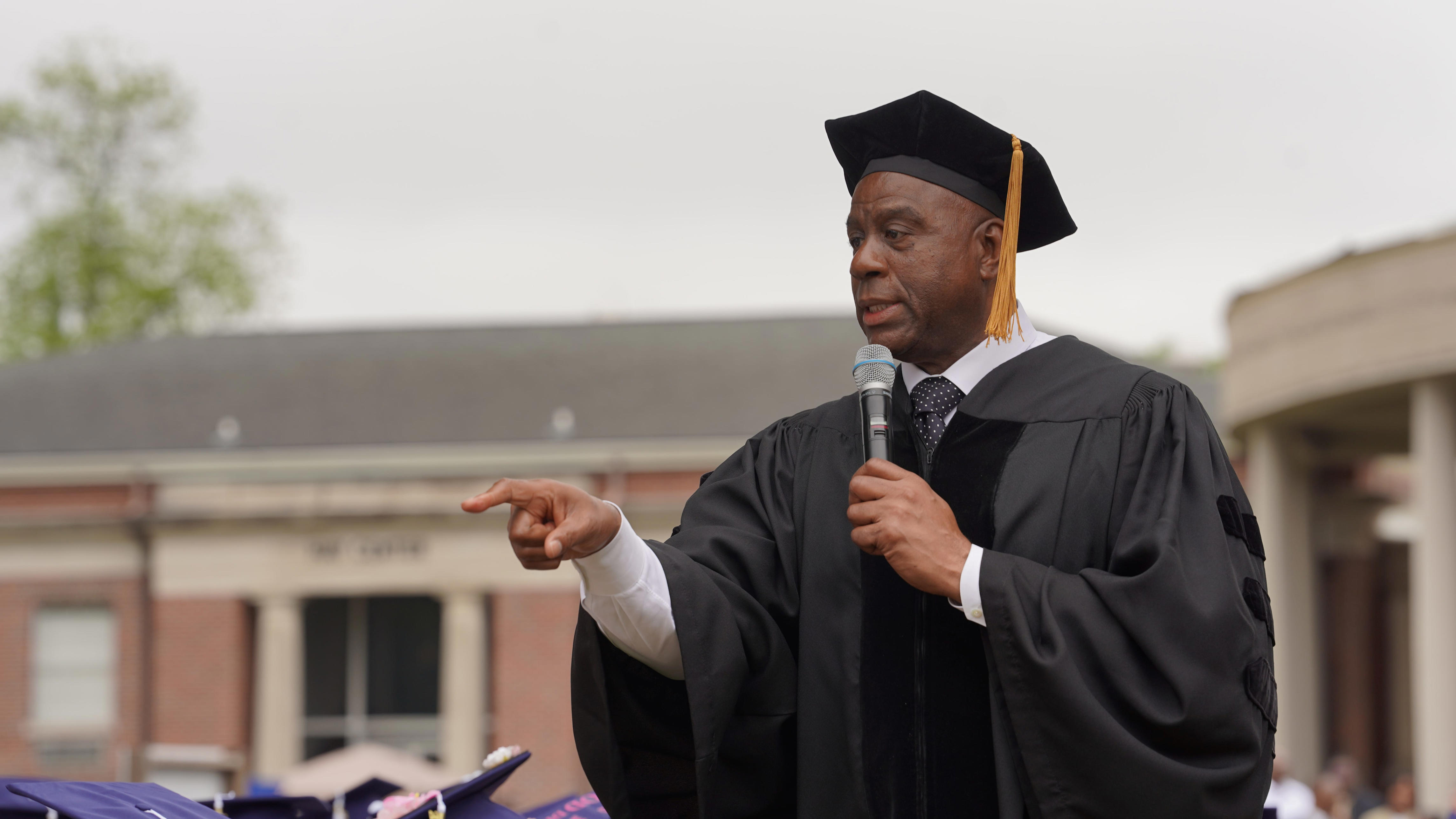 'Magic' Johnson gives HBCU commencement speech. See his AI advice.