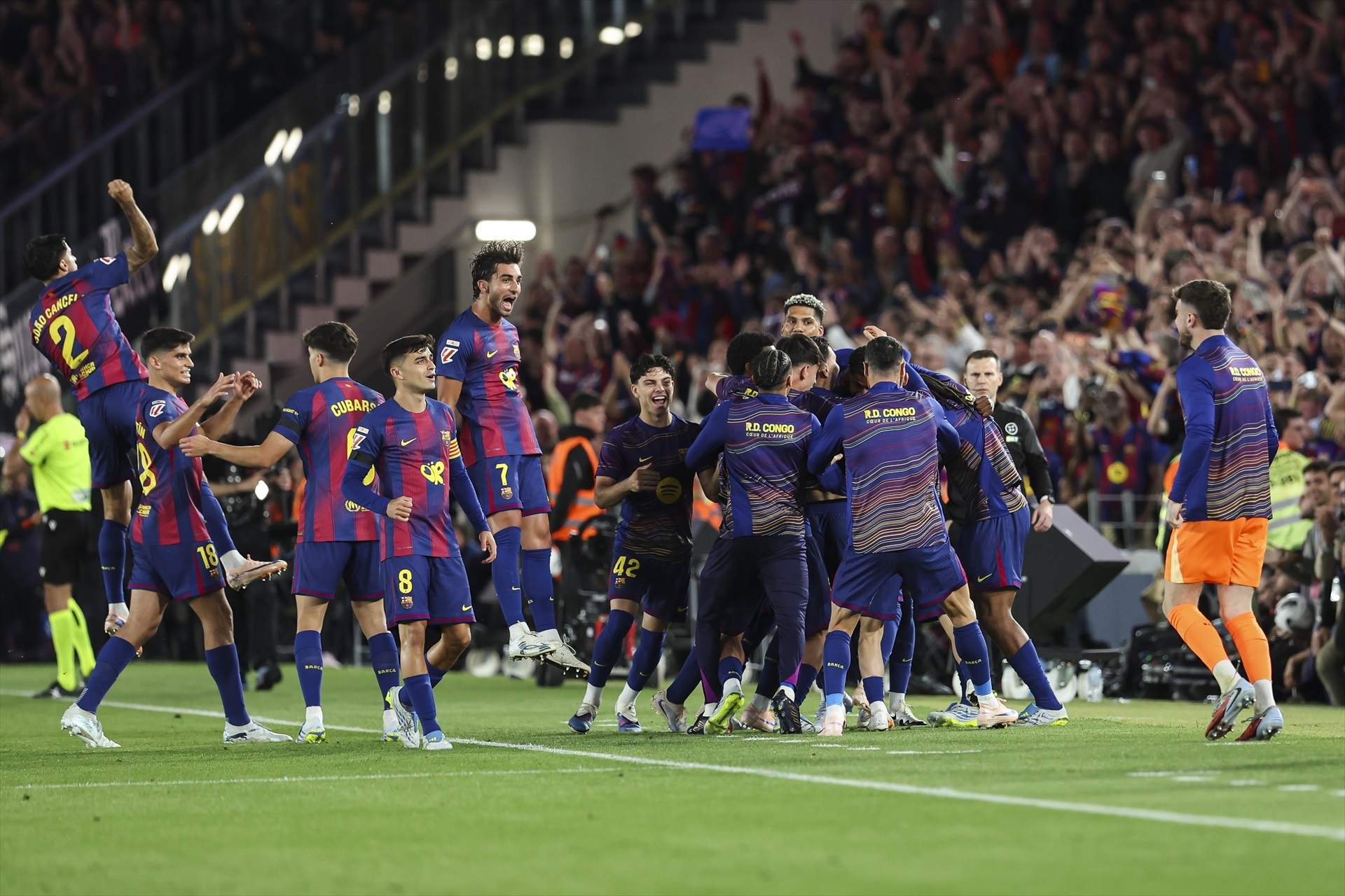 Noche para la historia: el Barça supera al Real Madrid en el Clásico (2 ...