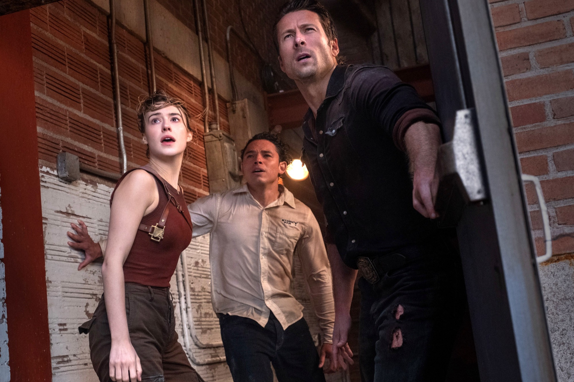 25 things you don't know about 'Twister': Flying cows, onset injuries, more
