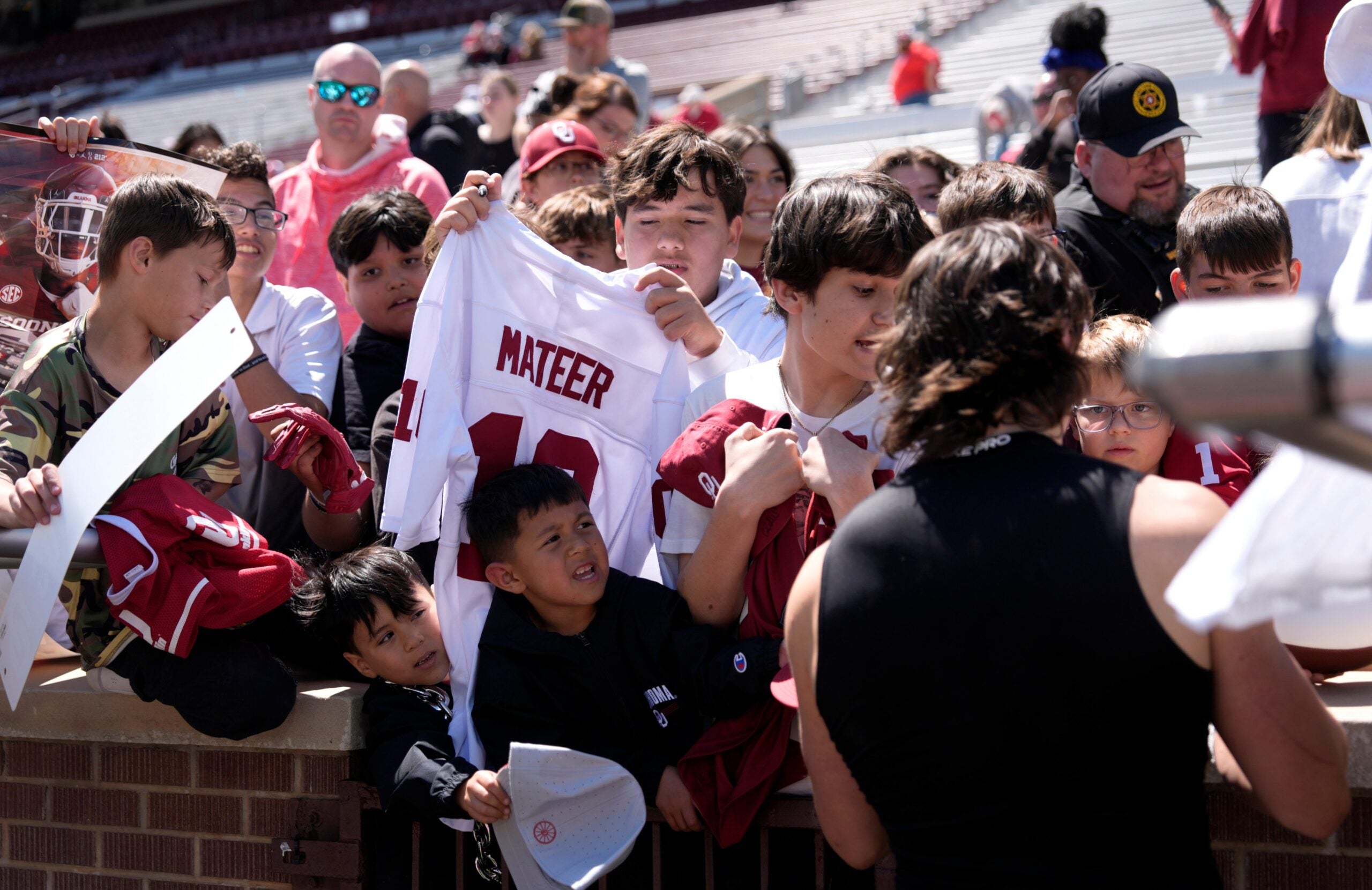 Oklahoma Sooners fans may have just seen a side of quarterback John ...
