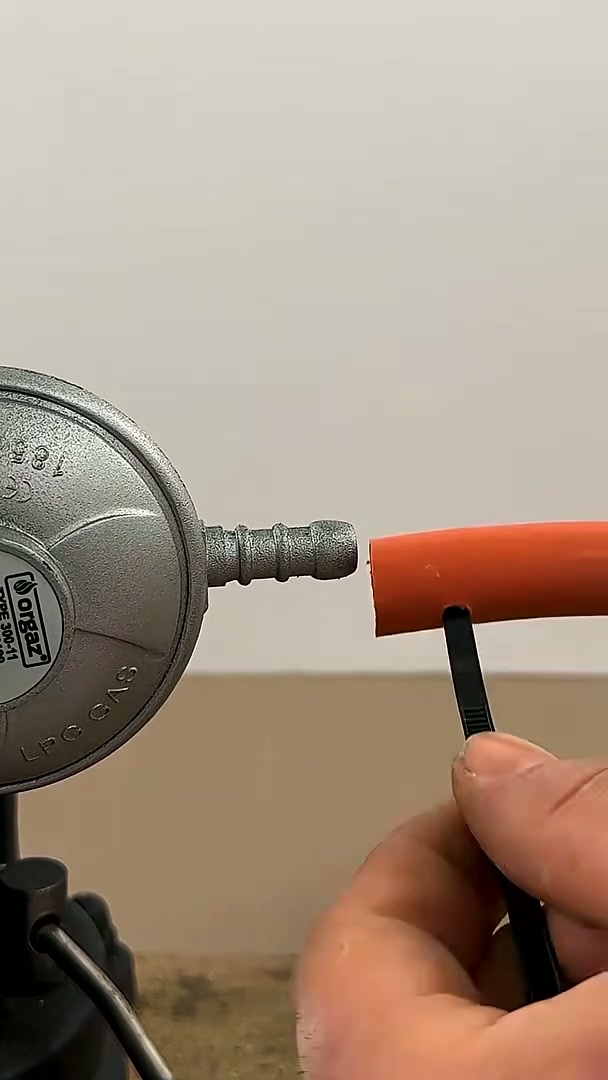 Hose securing trick using a zip tie #diy #hose #trick