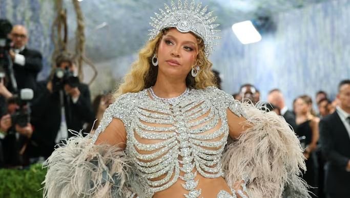 Beyoncé debuts a second Met Gala 2026 look covered in a sea of tiny ...